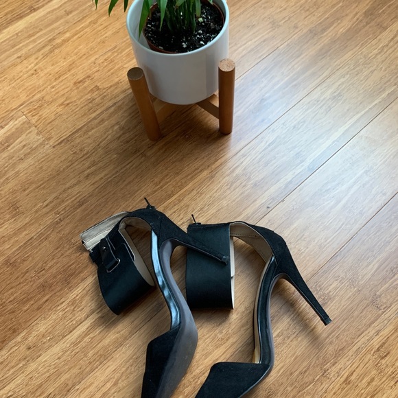 Shoes - Picture 2 of 2